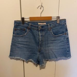 Levi’s Ribcage Shorts